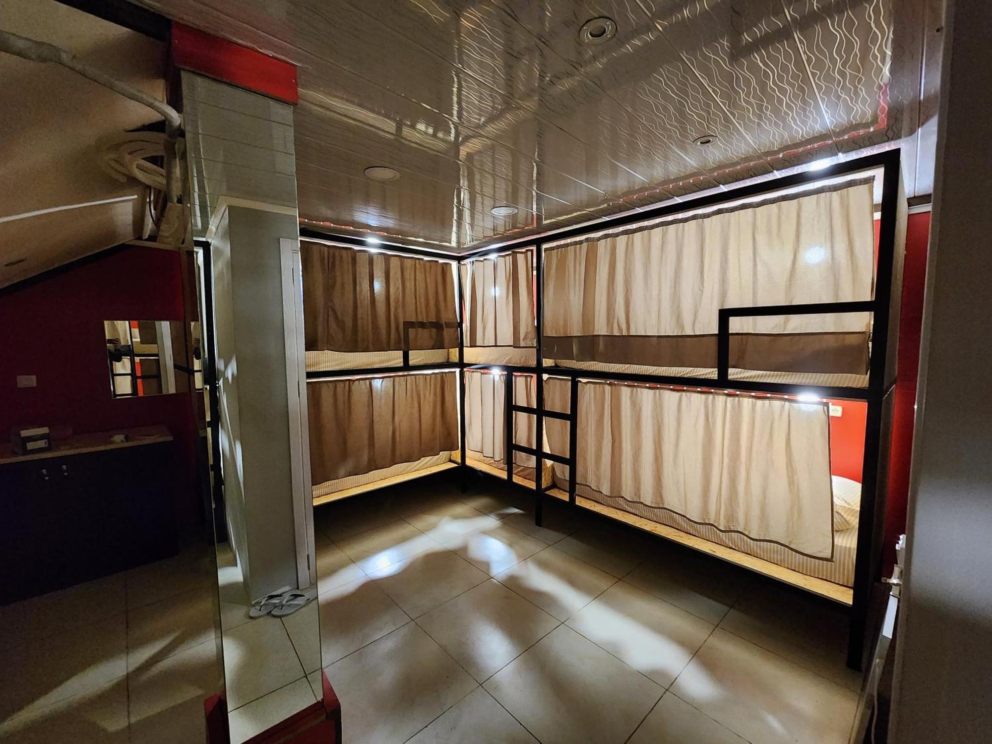 Gallary Hostel Tbilisi ภายนอก รูปภาพ