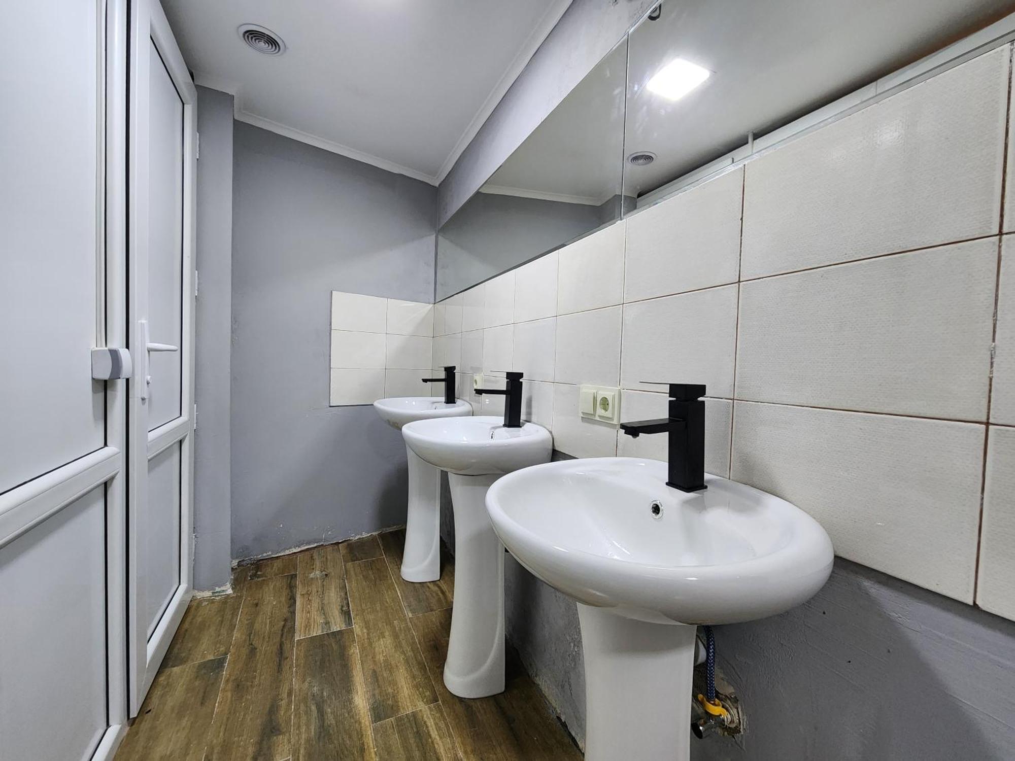 Gallary Hostel Tbilisi ภายนอก รูปภาพ