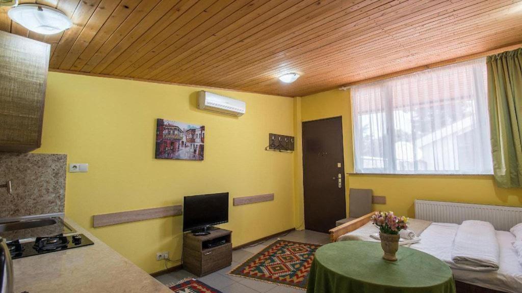 Gallary Hostel Tbilisi ภายนอก รูปภาพ